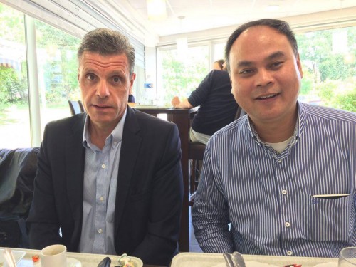 ผศ.ดร.พลพัฒน์ กับนักวิจัยฝรั่งเศส