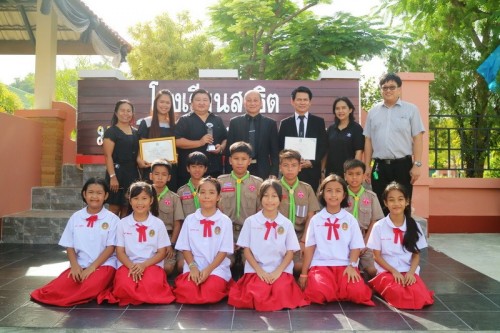 คณะผู้บริหาร-คณาจารย์-นร.ร่วมกันขับเคลื่อน