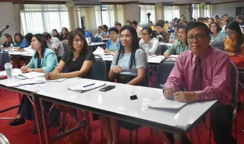 อธิการบดี มรภ.สงขลา ร่วมฟังการสัมมนา