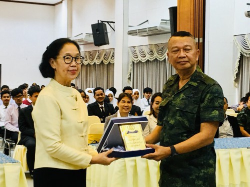 7E9B3C48-BF44-4FAB-9B56-04BACCEF1136